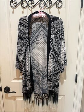 Rue21 Black and White Geometric Print Kimono